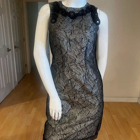 $600 BCBGMAXAZRIA METALLIC JEWEL DRESS SHEATH DRESS SIZE 4 - Picture 1 of 3